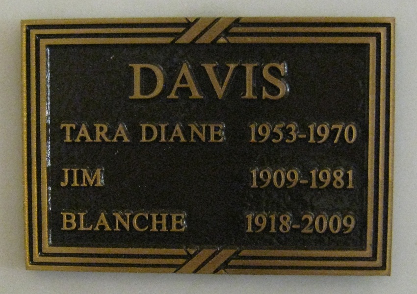 Jim Davis Memorial Page